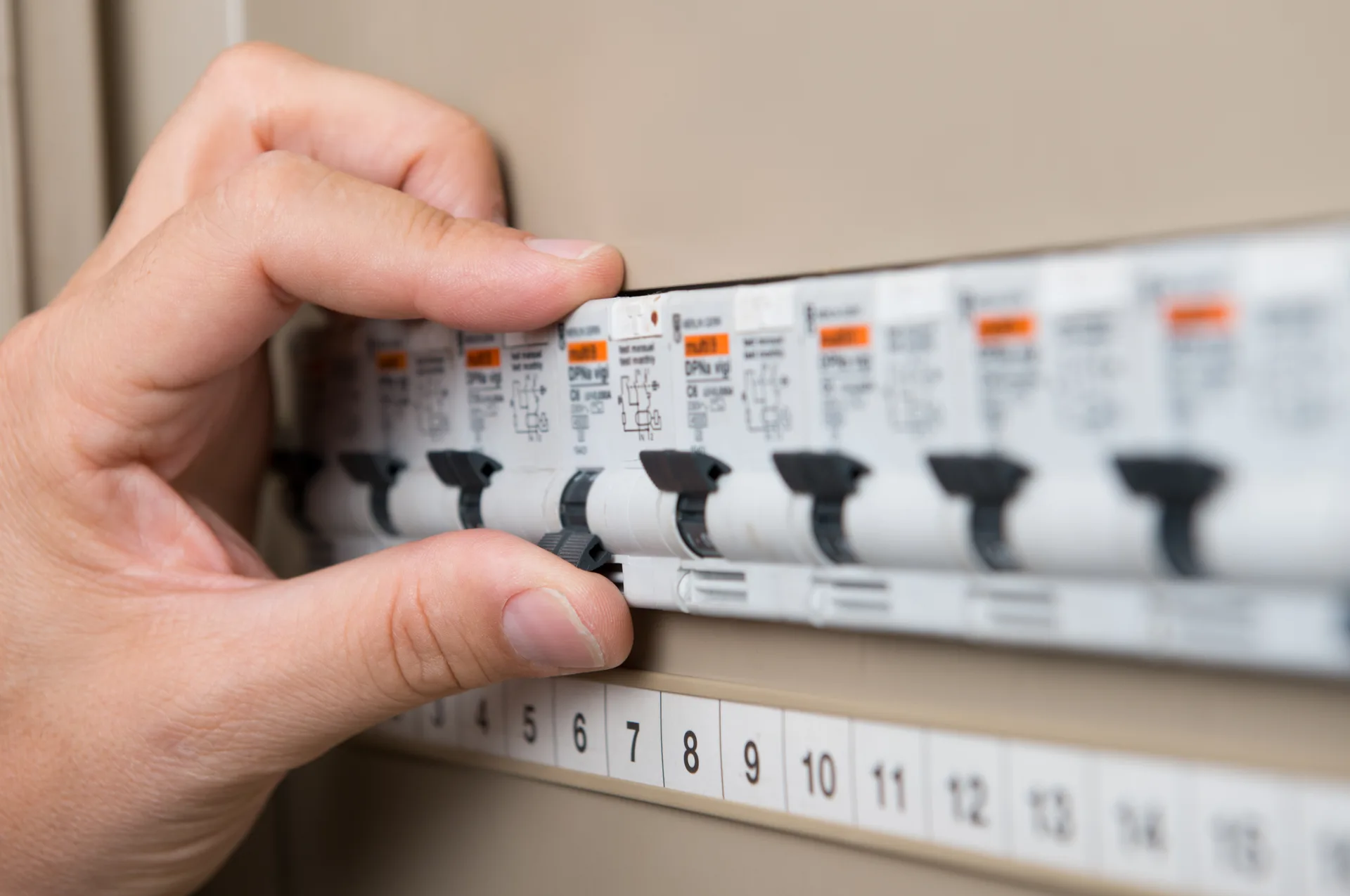 Electrician Avoca Beach, licensed electricians serving Avoca Beach